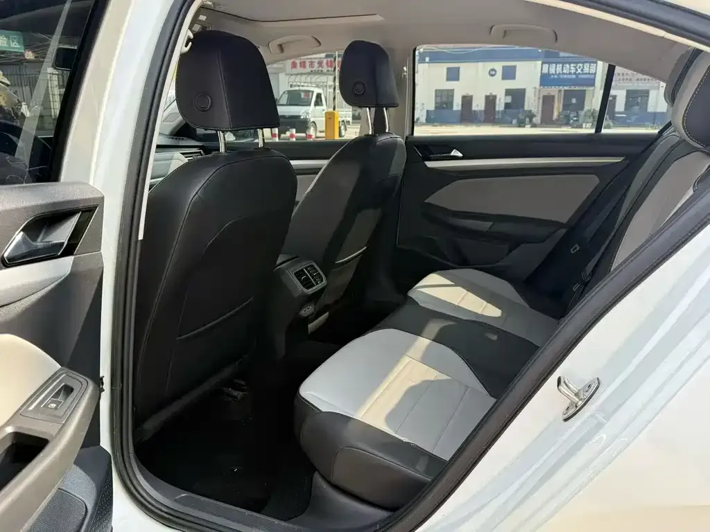 Volkswagen Bora 2023 из CN, фото 5