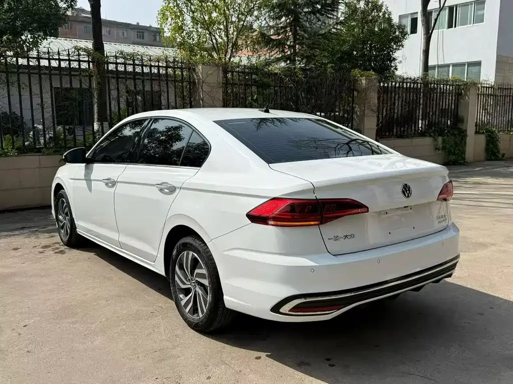 Volkswagen Bora 2023 из CN, фото 4