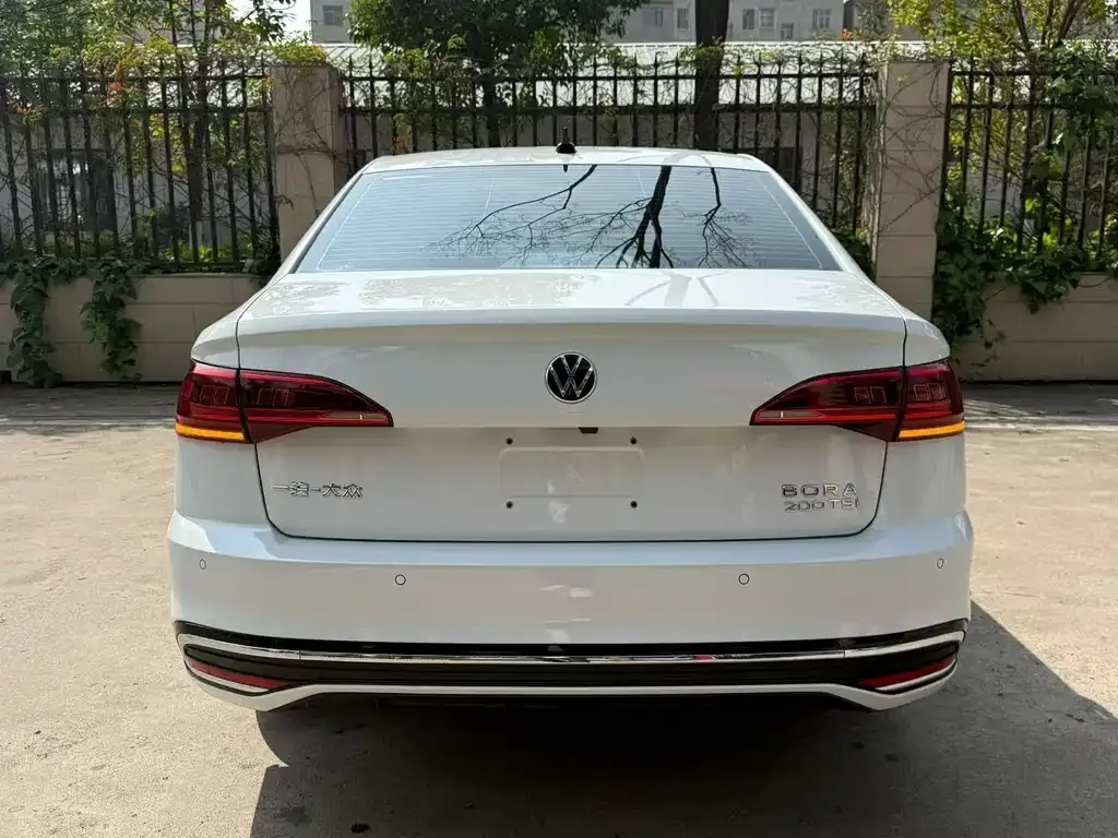 Volkswagen Bora 2023 из CN, фото 8
