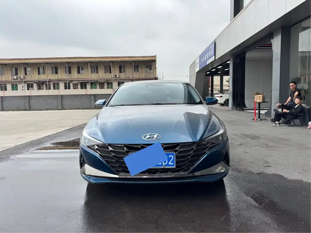 Hyundai Elantra — фото 3