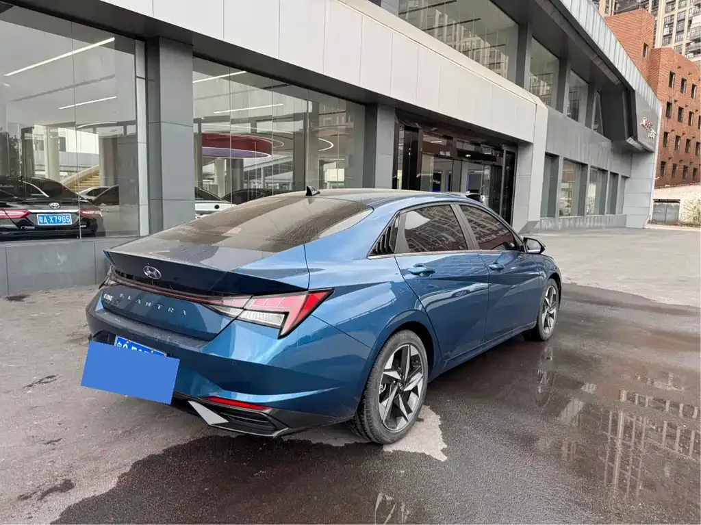 Hyundai Elantra — фото 4