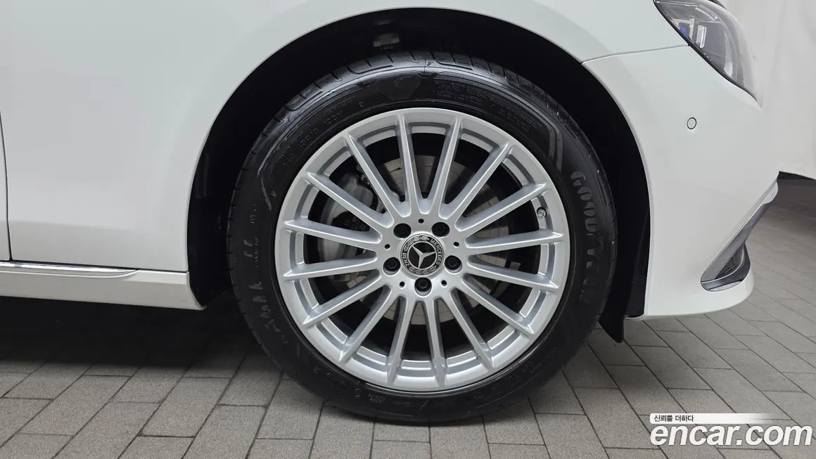 Mercedes-Benz E-Class 2023 из KR, фото 9