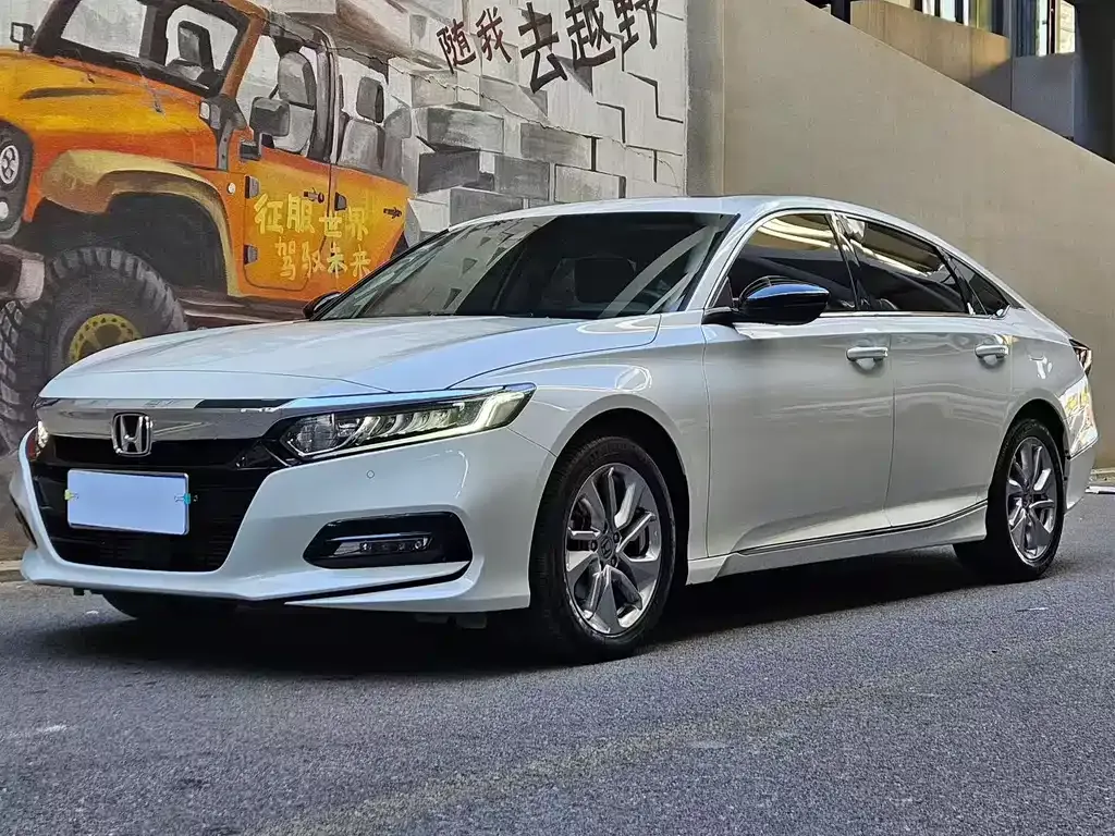 Honda Accord — фото 1