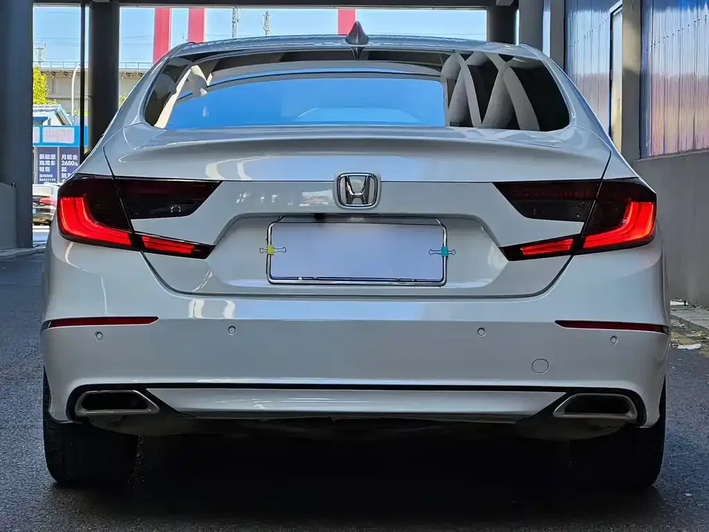 Honda Accord — фото 7