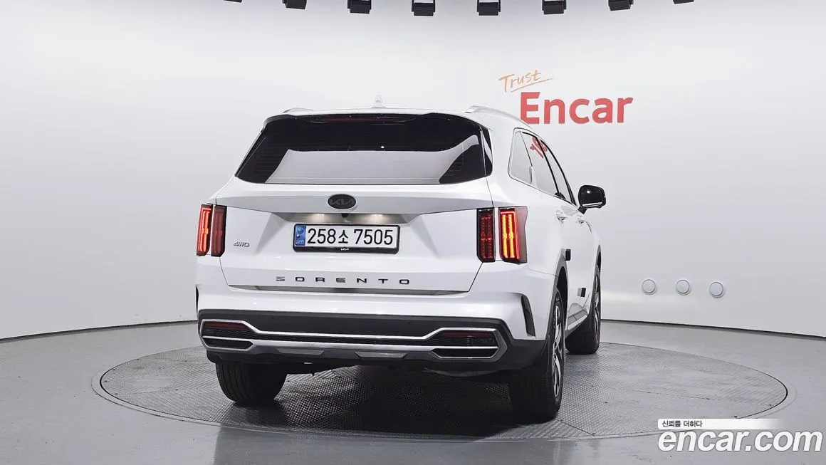Kia Sorento — фото 4