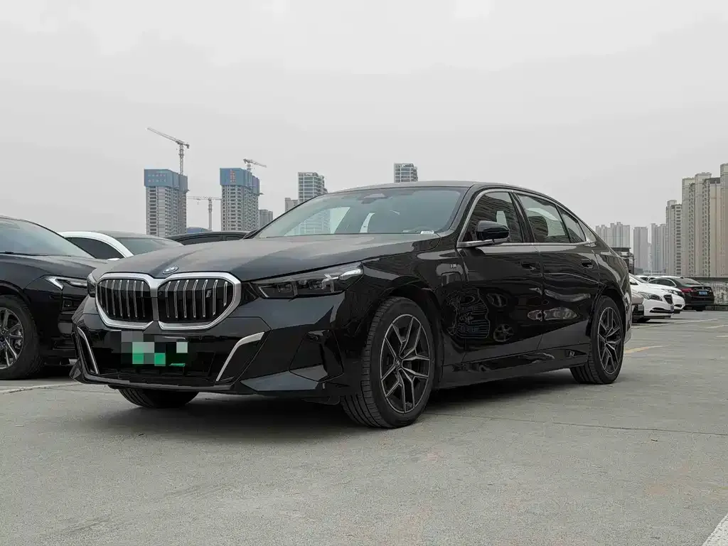 BMW i5 — фото 1