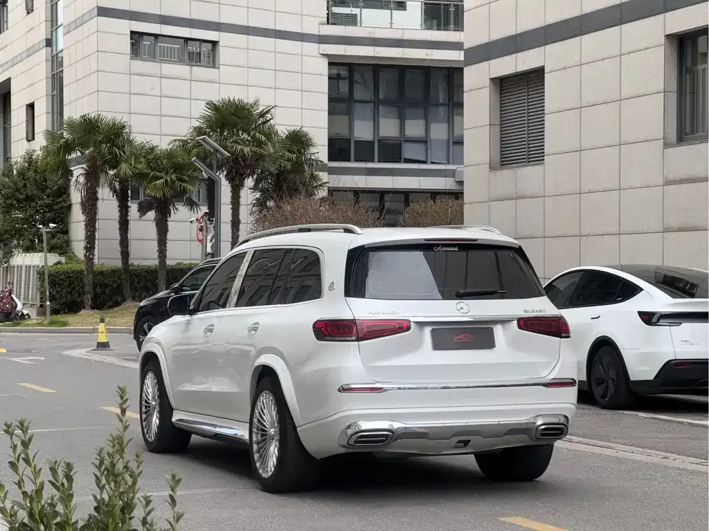 Mercedes-Benz GLS — фото 6