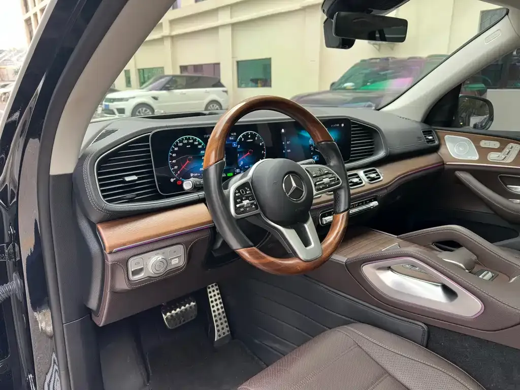 Mercedes-Benz GLS — фото 8