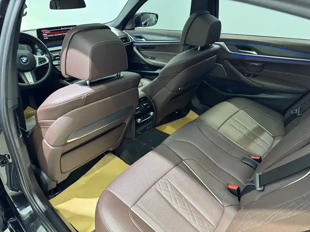 BMW 5 Series — фото 10