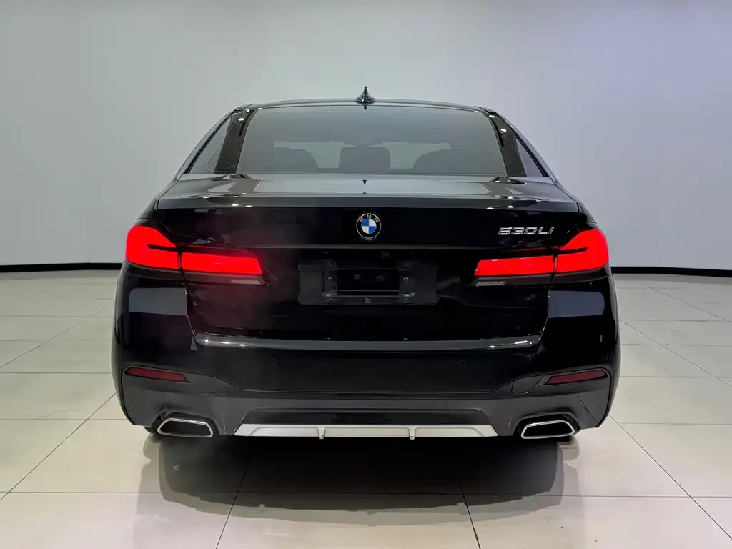 BMW 5 Series — фото 3