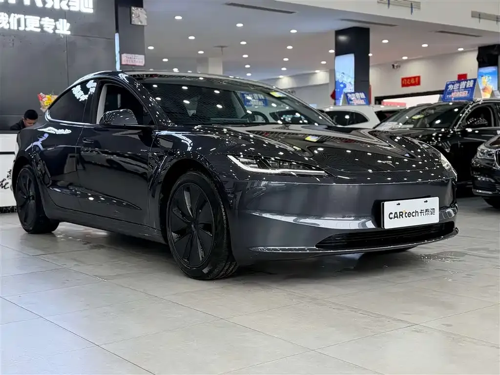 Tesla Model 3 — фото 4