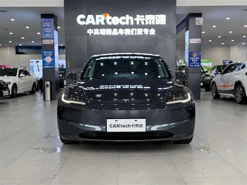 Tesla Model 3 — фото 10