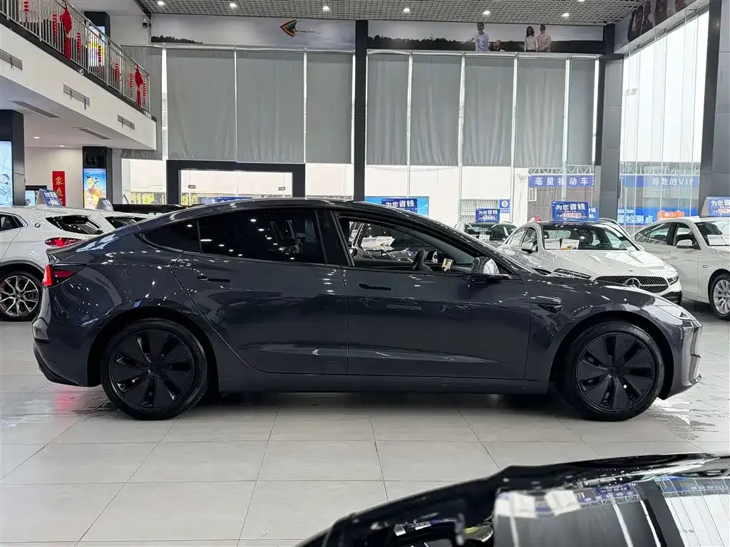 Tesla Model 3 — фото 5