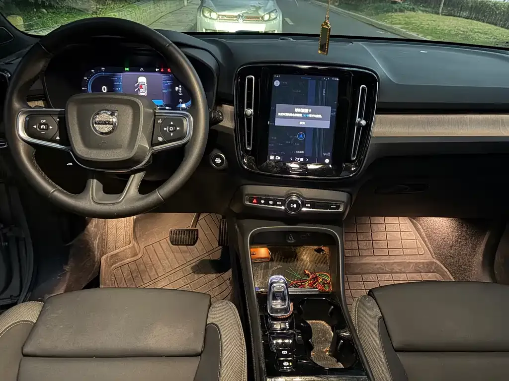 Volvo XC40 2023 из CN, фото 5