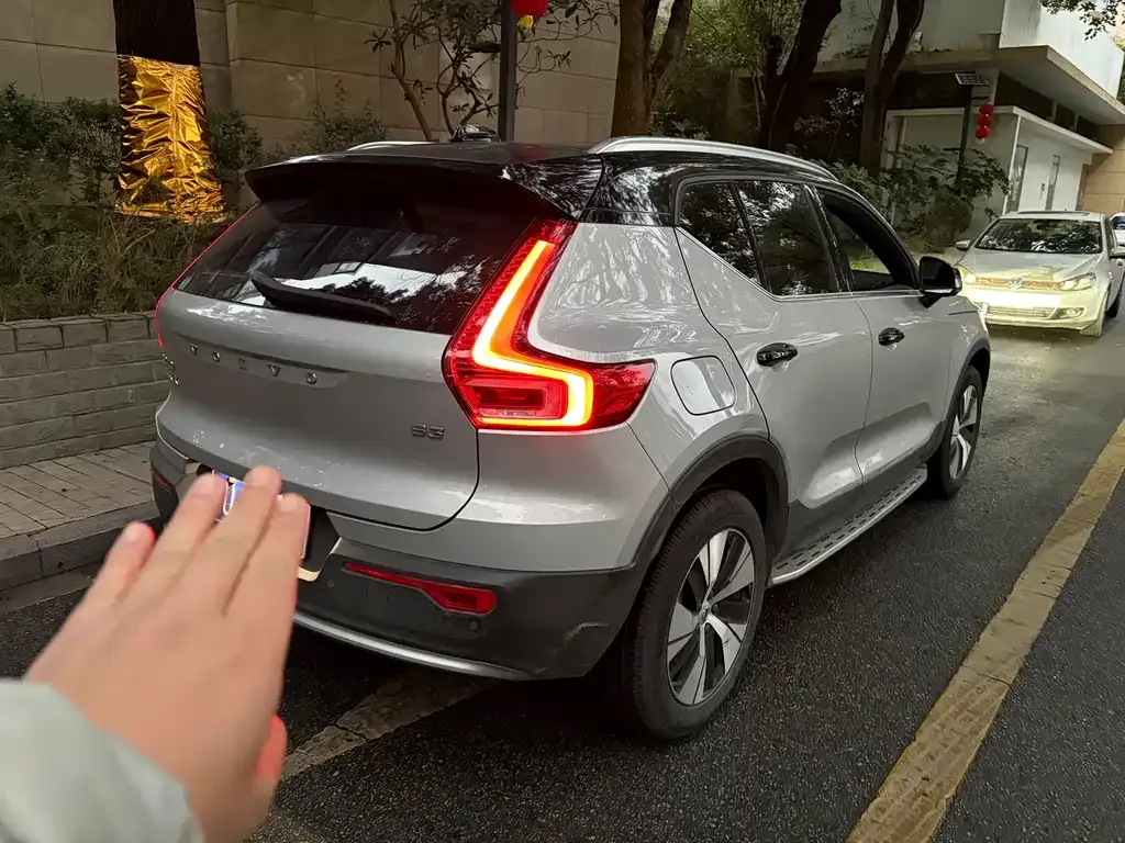 Volvo XC40 2023 из CN, фото 3
