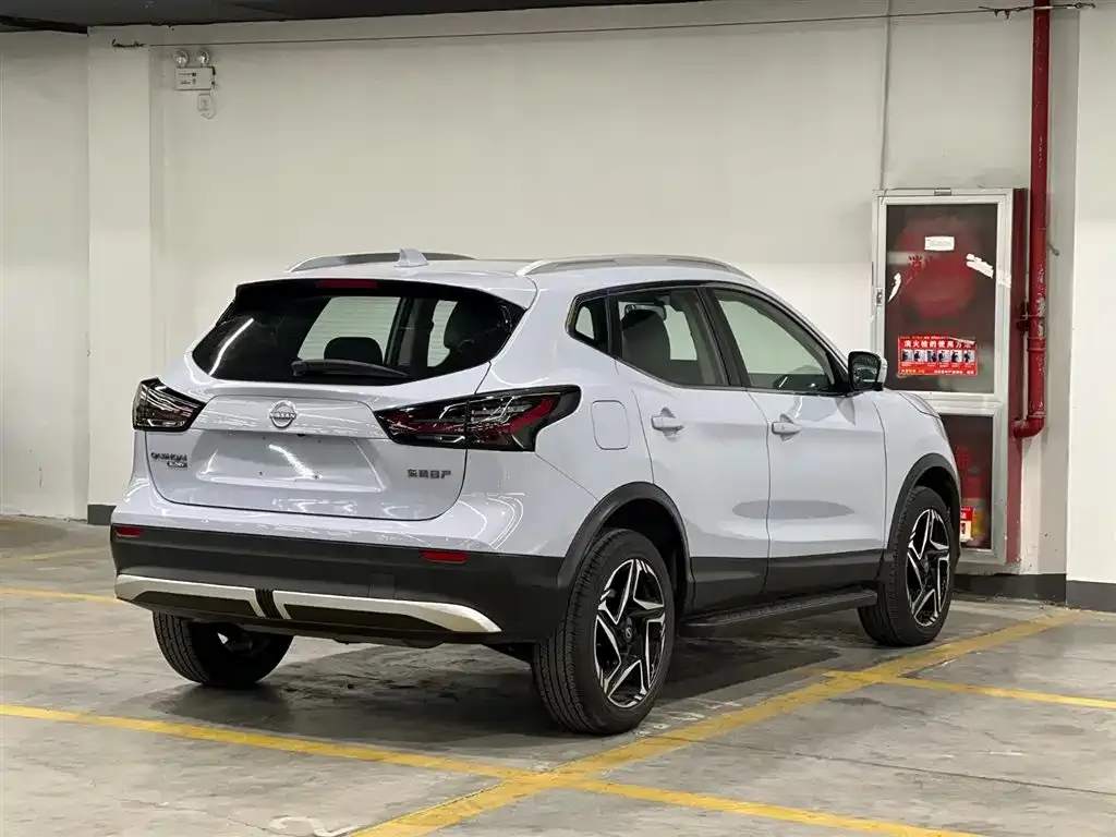Nissan Qashqai — фото 4
