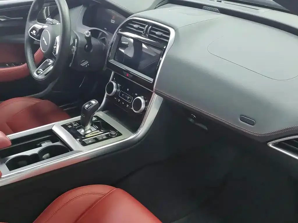 Jaguar XEL 2024 из CN, фото 6