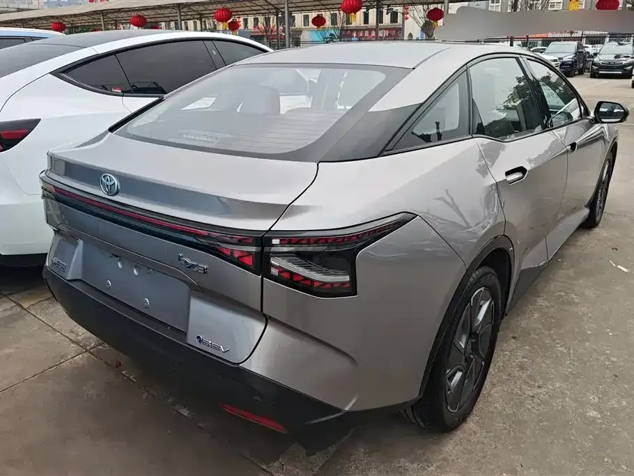 Toyota bZ3 2024 из CN, фото 5