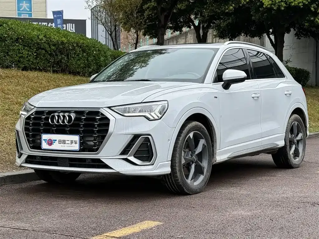 Audi Q3 — фото 1