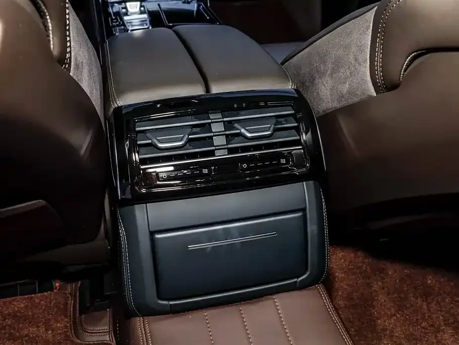 Audi A8 2024 из CN, фото 4