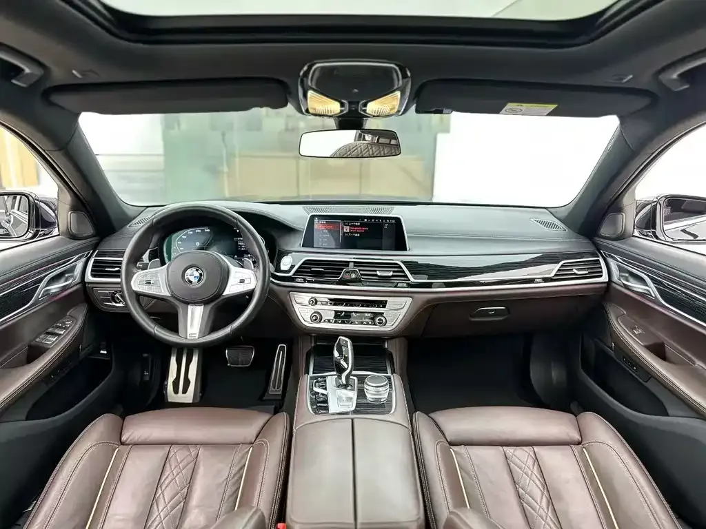 BMW 7 Series — фото 9