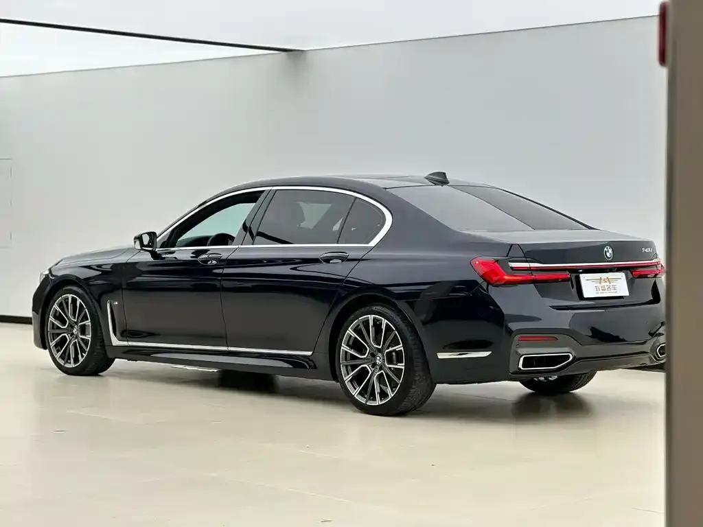 BMW 7 Series — фото 4
