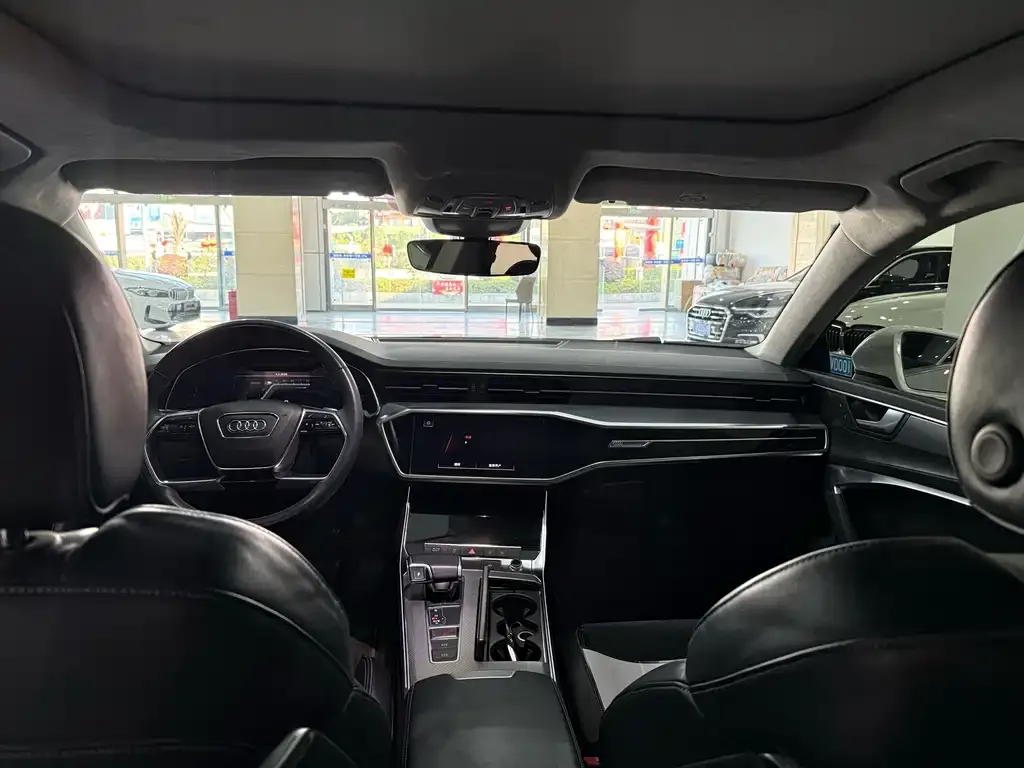 Audi A7L 2023 из CN, фото 2