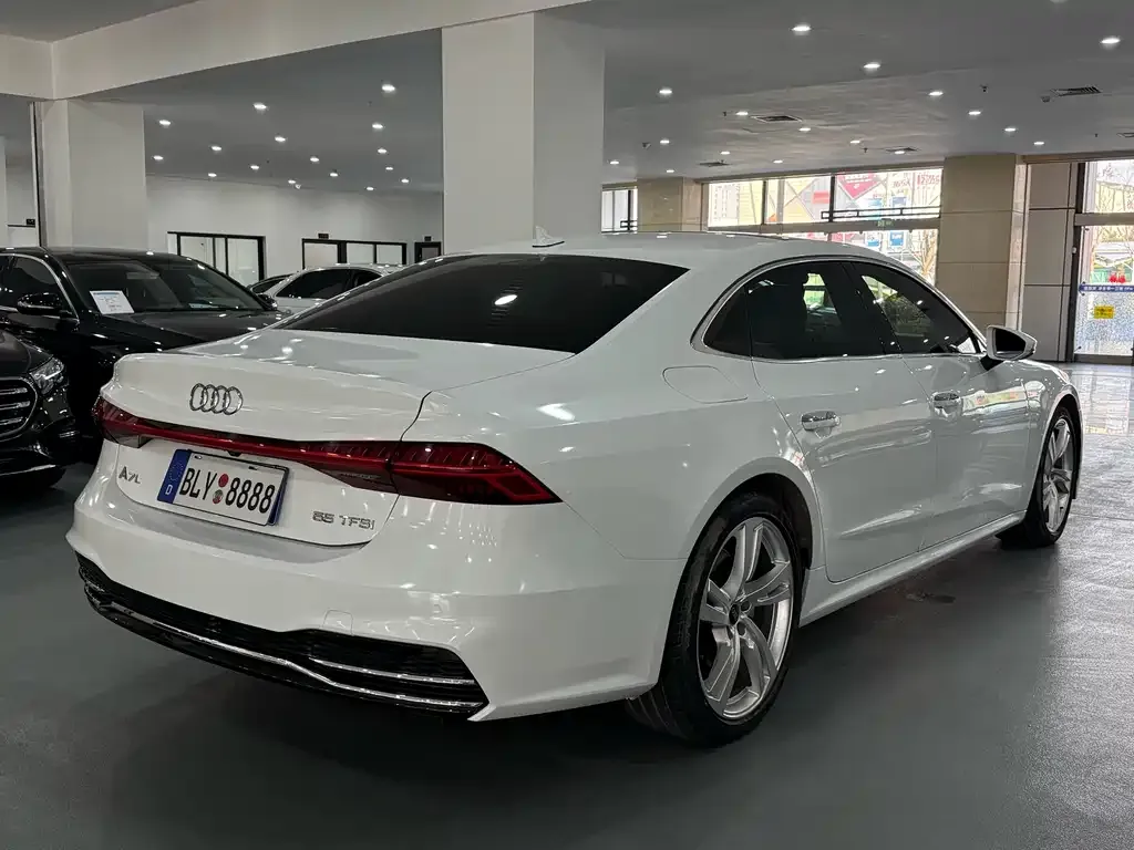 Audi A7L 2023 из CN, фото 5