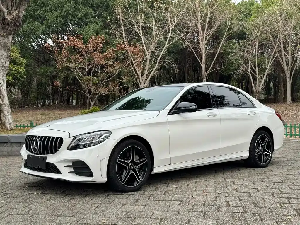 Mercedes-Benz C-Class — фото 1