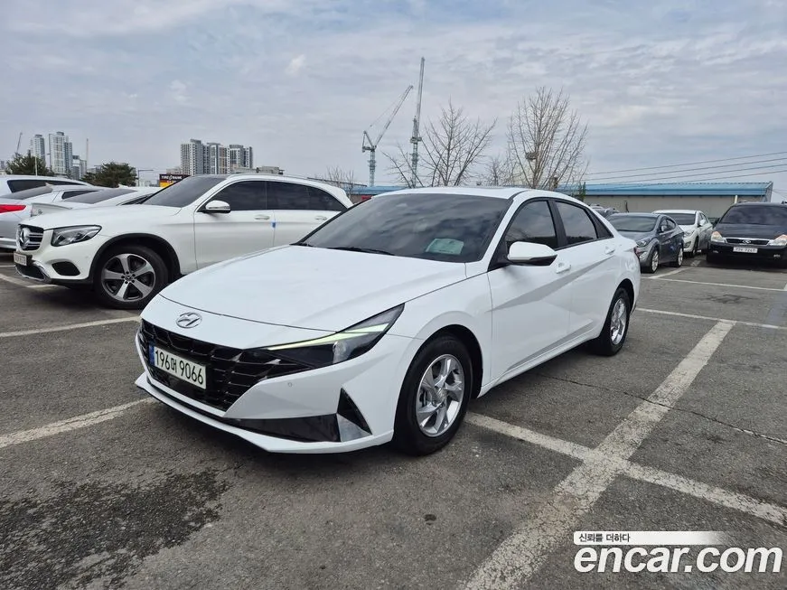 Hyundai AVANTE — фото 1