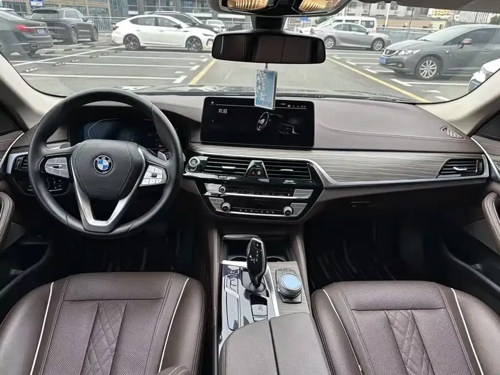 BMW 5 Series — фото 2