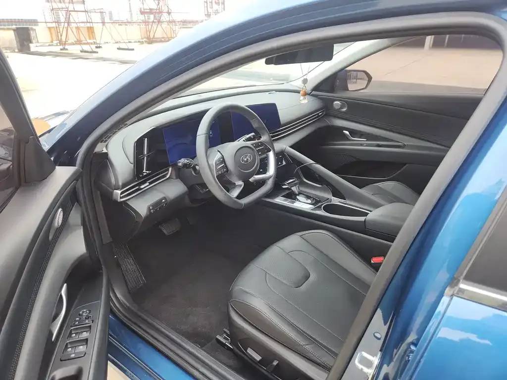 Hyundai Elantra 2022 из CN, фото 2
