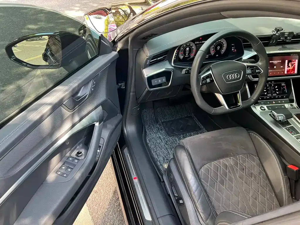 Audi A7L 2023 из CN, фото 9