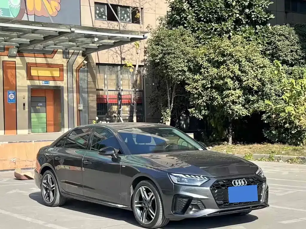 Audi A4L 2022 из CN, фото 9