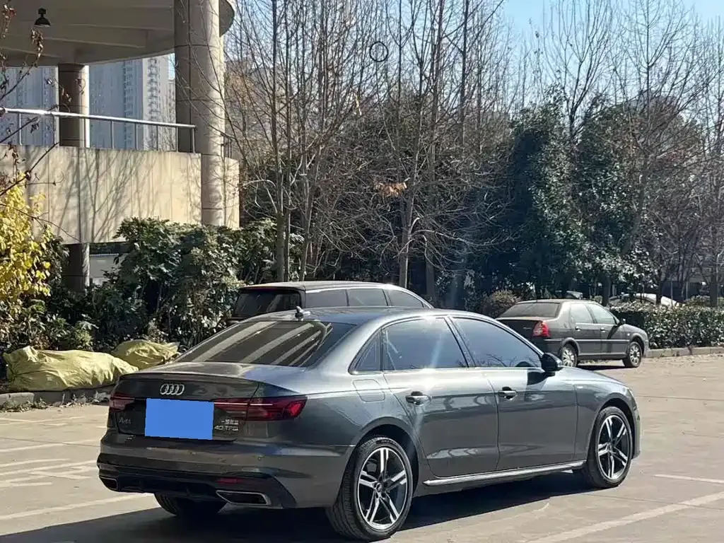 Audi A4L 2022 из CN, фото 6