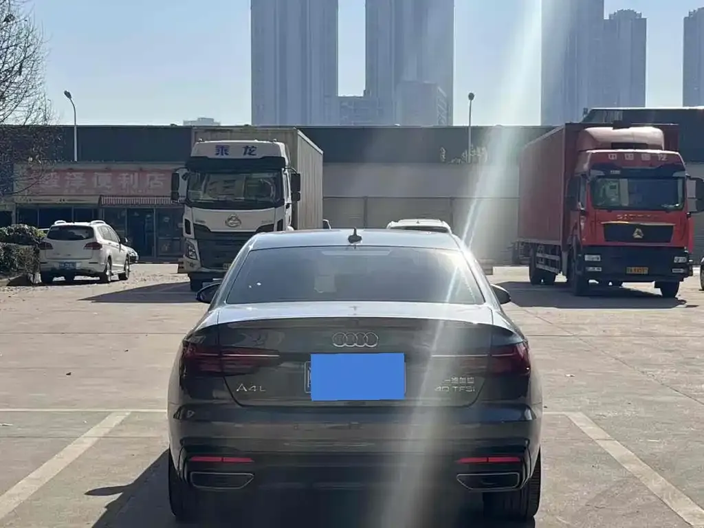 Audi A4L 2022 из CN, фото 3