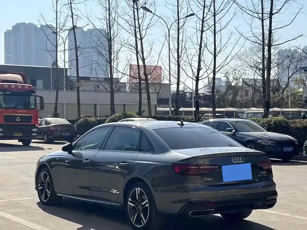 Audi A4L 2022 из CN, фото 4