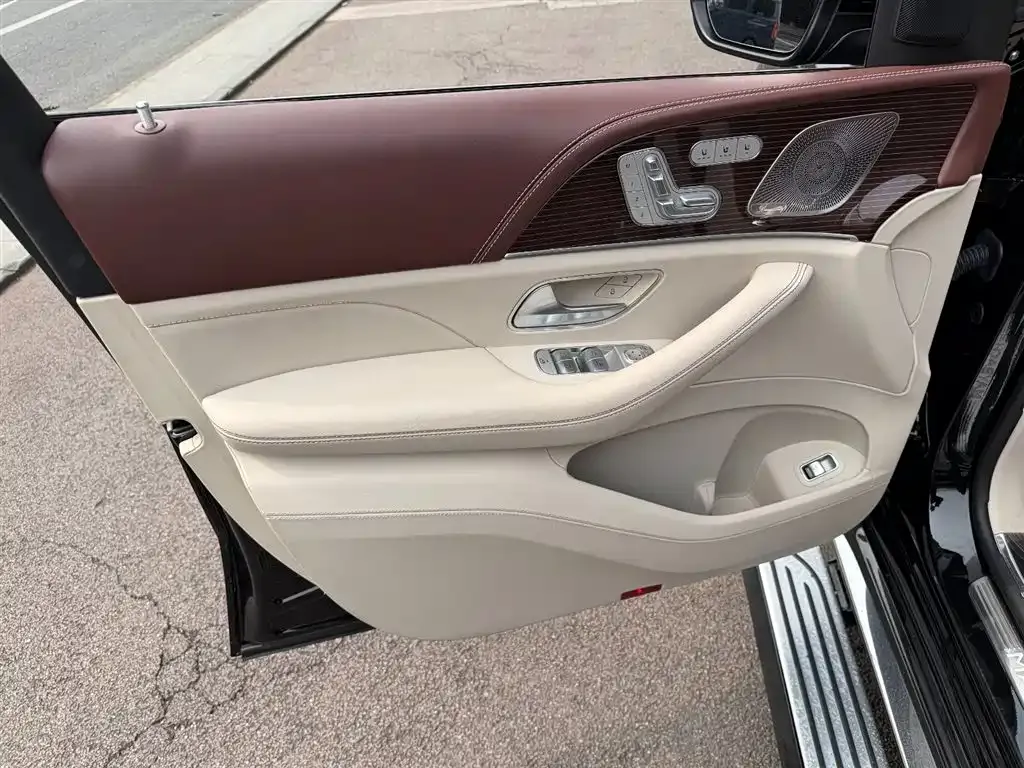 Mercedes-Benz GLS 2023 из CN, фото 8