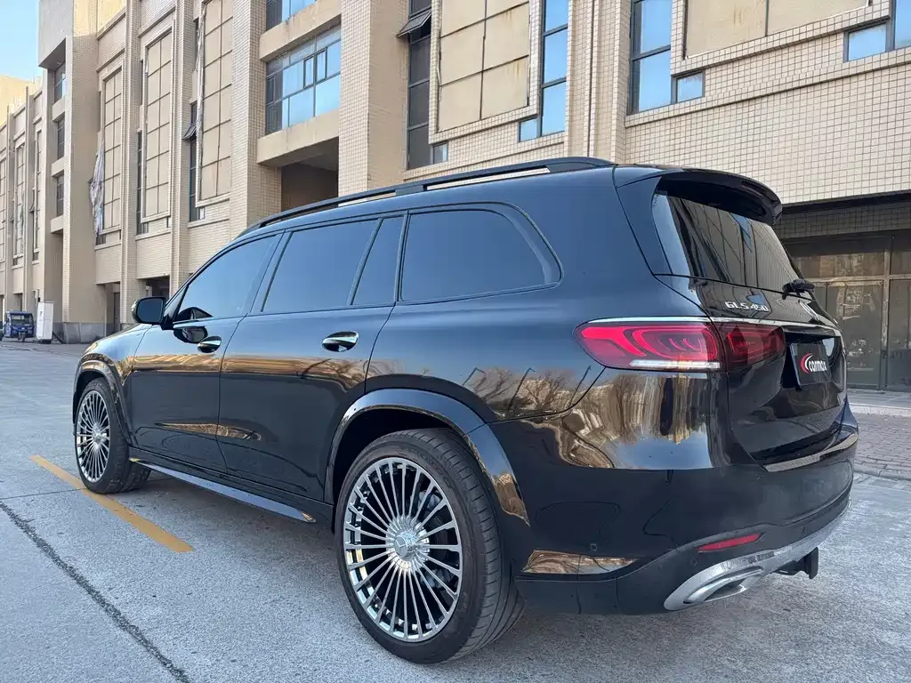 Mercedes-Benz GLS — фото 10