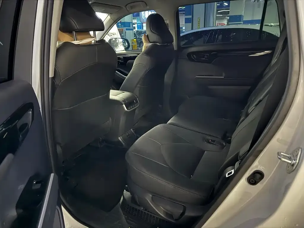 Toyota Highlander 2025 из CN, фото 2