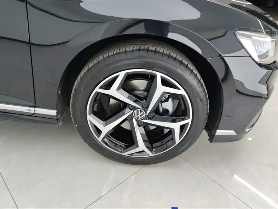 Volkswagen Magotan 2024 из CN, фото 2