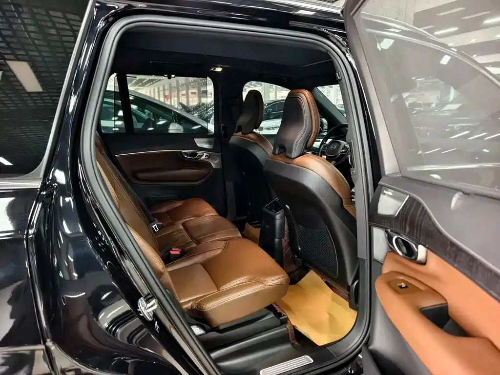 Volvo XC90 PHEV 2022 из CN, фото 8