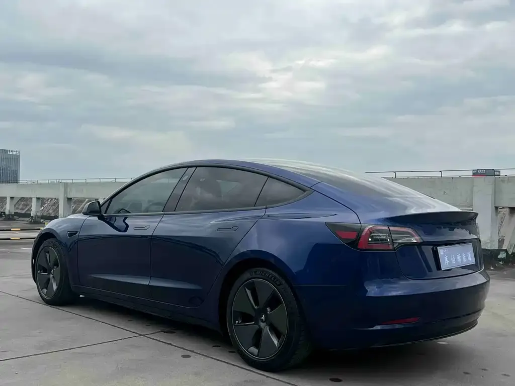 Tesla Model 3 — фото 5