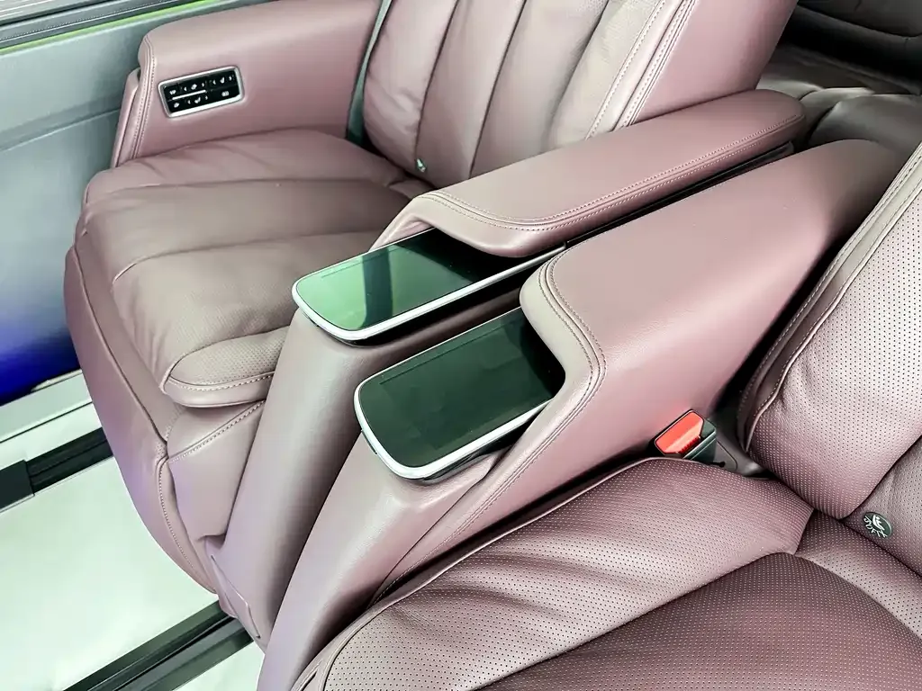 Buick Century 2024 из CN, фото 10