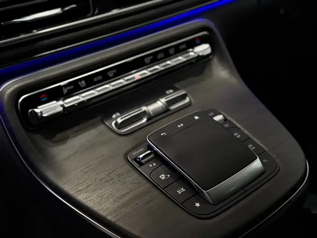 Mercedes-Benz V-Class 2025 из CN, фото 3