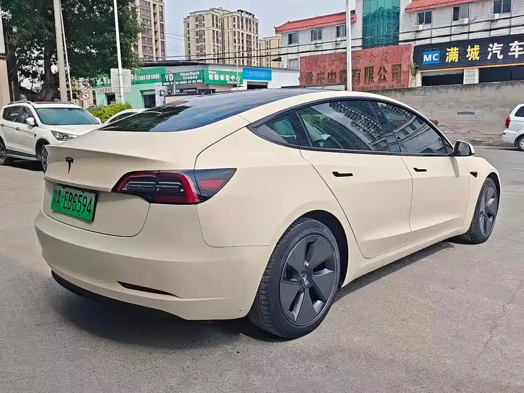 Tesla Model 3 — фото 3