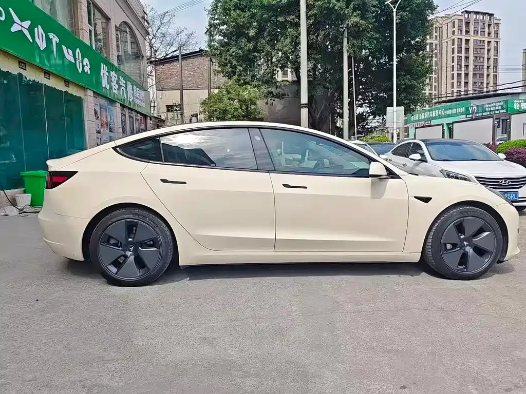 Tesla Model 3 — фото 8