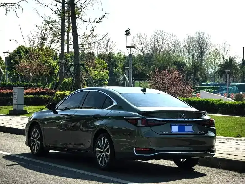 Lexus ES — фото 6