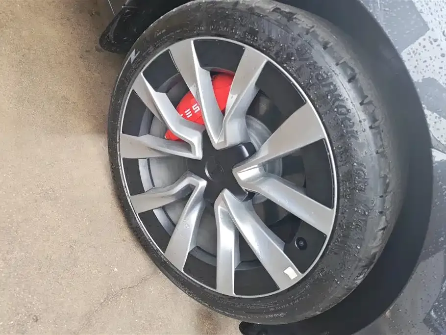 Tesla Model 3 — фото 4