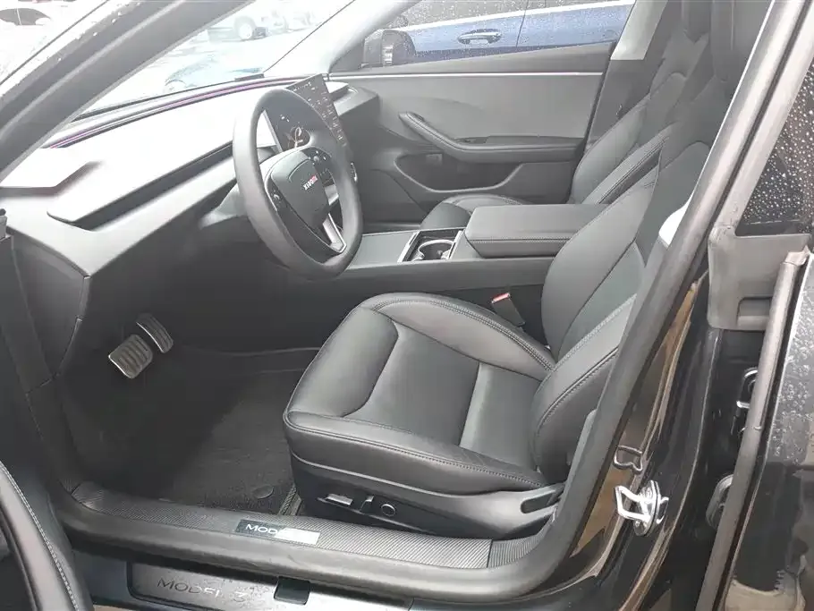 Tesla Model 3 — фото 10